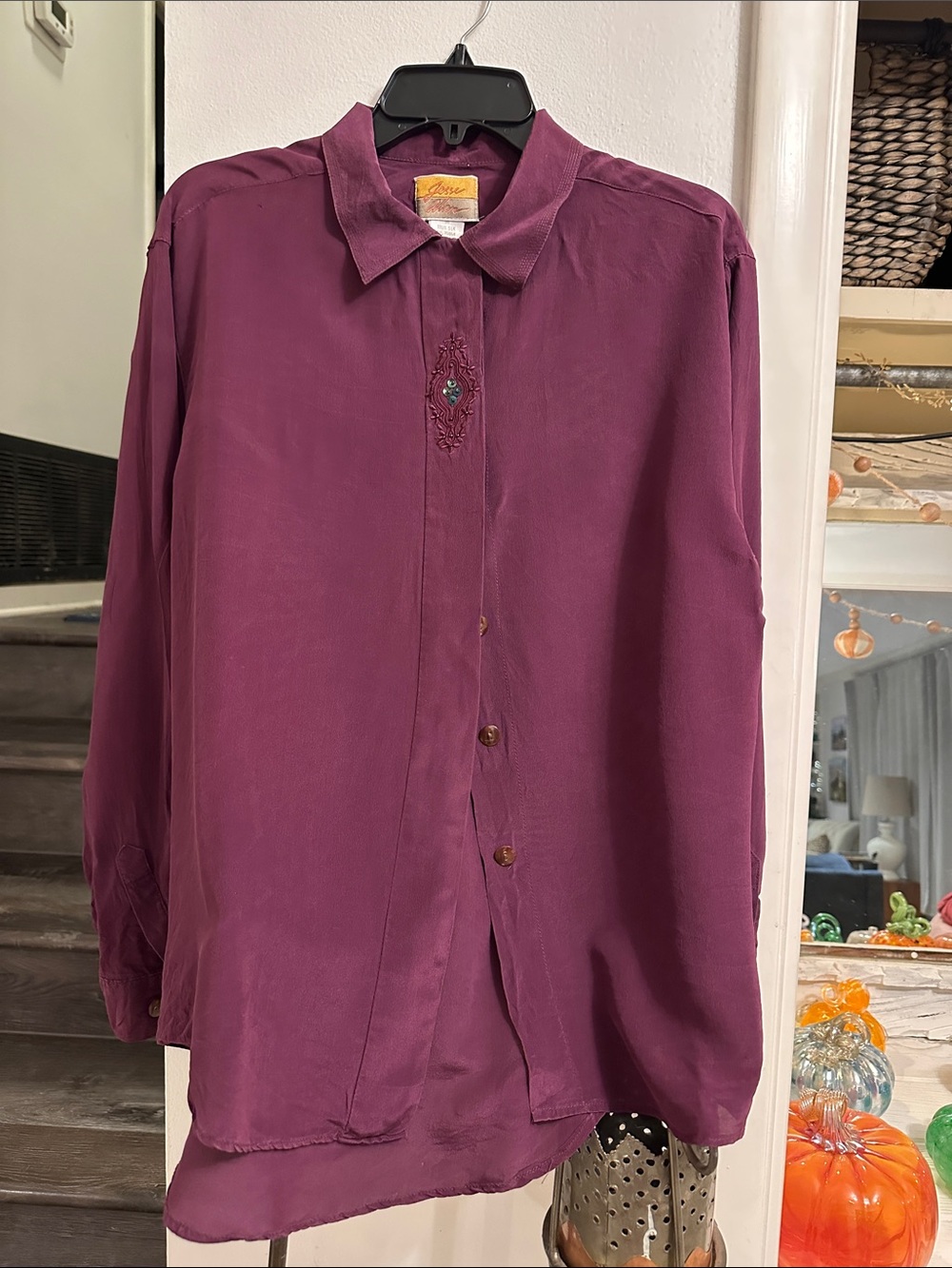 Vintage Women's Button-Up Shirt in Deep Plum 100% silk